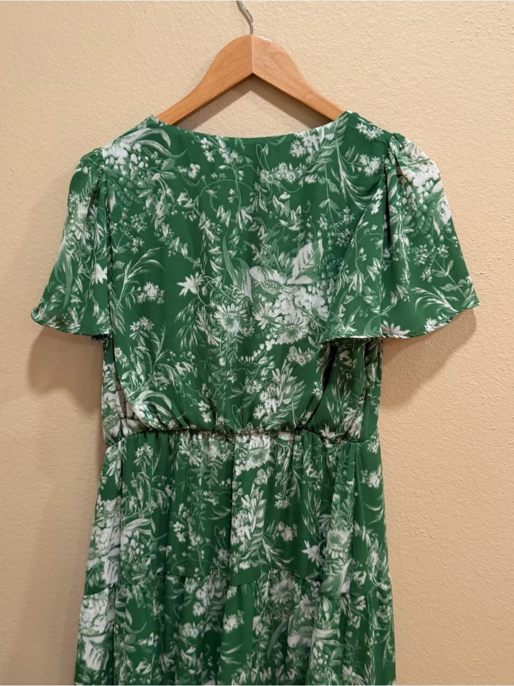 Abercrombie Green Floral V-Neck Tiered Maxi Dress Medium